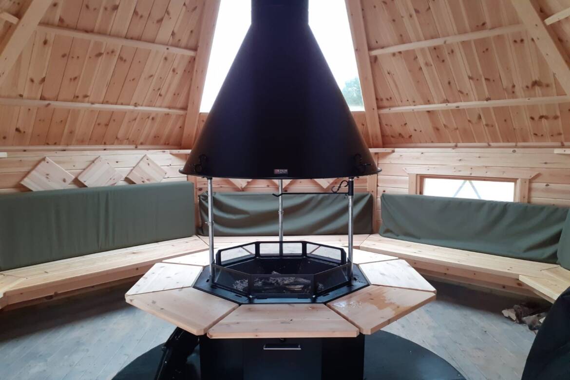 Big-Hut-with-firepalce.jpg