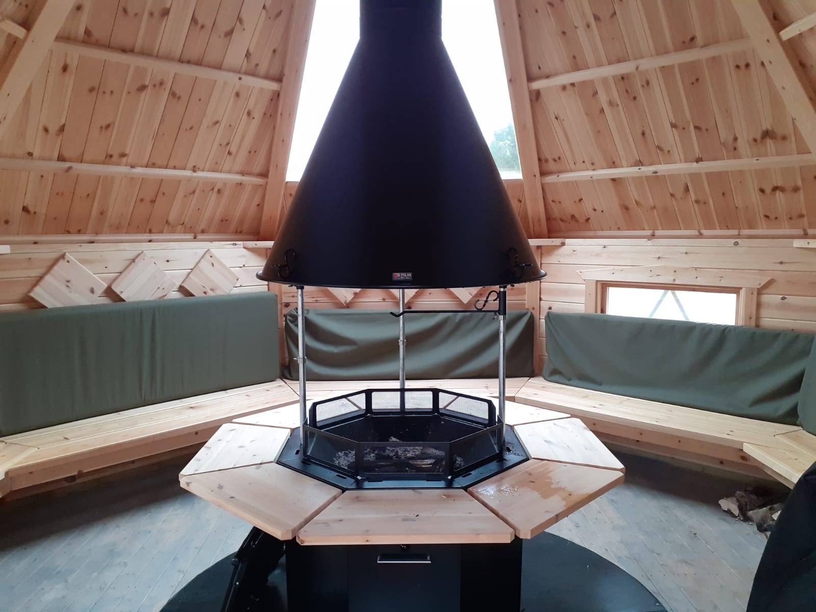 Big Hut with firepalce
